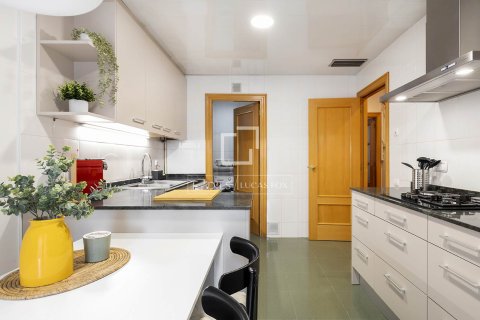 Villa de 3 dormitorios en alquiler en Barcelona, Cataluña, Spain № 7163 - foto 18