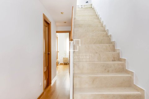 Villa de 3 dormitorios en alquiler en Barcelona, Cataluña, Spain № 7163 - foto 5