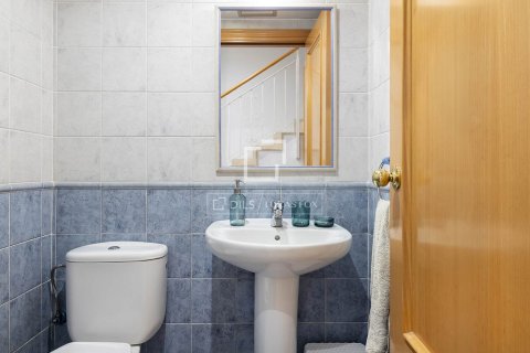 Villa de 3 dormitorios en alquiler en Barcelona, Cataluña, Spain № 7163 - foto 16
