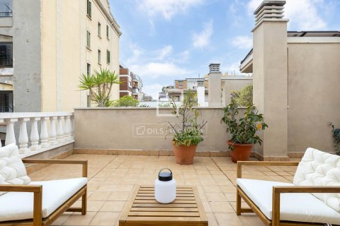 Villa de 3 dormitorios en alquiler en Barcelona, Cataluña, Spain № 7163 - foto 2
