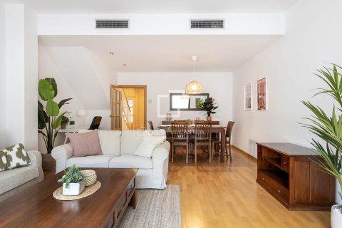 Villa de 3 dormitorios en alquiler en Barcelona, Cataluña, Spain № 7163 - foto 27