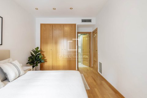 Villa de 3 dormitorios en alquiler en Barcelona, Cataluña, Spain № 7163 - foto 9