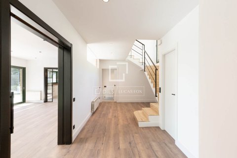 Снять в аренду виллу в Кастельдефельс, Испания с 5 спален, 592м², № 7164 - фото 17