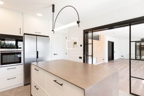 Снять в аренду виллу в Кастельдефельс, Испания с 5 спален, 592м², № 7164 - фото 21