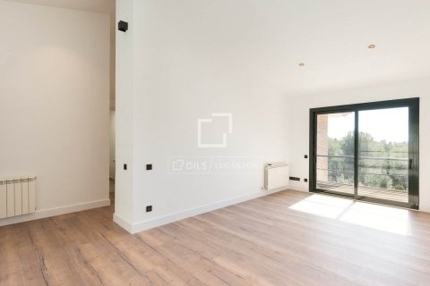 Снять в аренду виллу в Кастельдефельс, Испания с 5 спален, 592м², № 7164 - фото 10