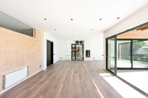 Снять в аренду виллу в Кастельдефельс, Испания с 5 спален, 592м², № 7164 - фото 20