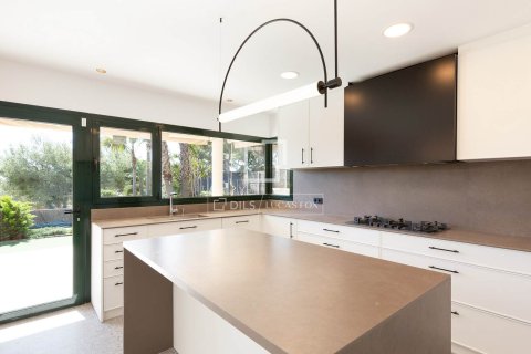 Снять в аренду виллу в Кастельдефельс, Испания с 5 спален, 592м², № 7164 - фото 23