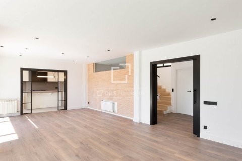 Снять в аренду виллу в Кастельдефельс, Испания с 5 спален, 592м², № 7164 - фото 18