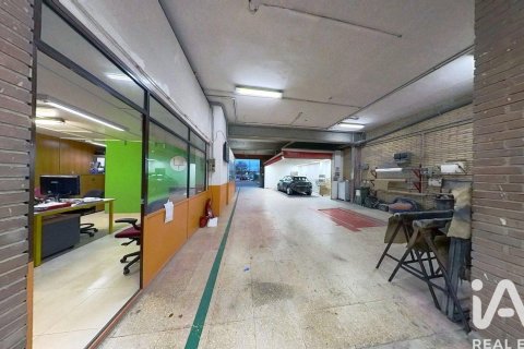 Снять в аренду коммерческую недвижимость в Торредембарра, Испания с 6 спален, 420м², № 7590 - фото 24