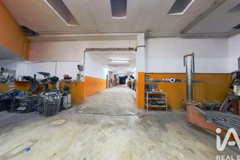 Снять в аренду коммерческую недвижимость в Торредембарра, Испания с 6 спален, 420м², № 7590 - фото 22