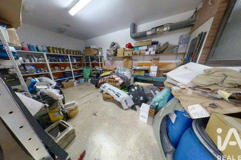 Снять в аренду коммерческую недвижимость в Торредембарра, Испания с 6 спален, 420м², № 7590 - фото 14