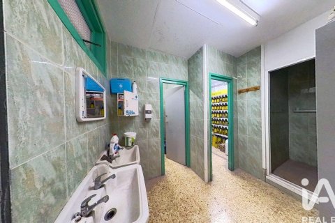 Снять в аренду коммерческую недвижимость в Торредембарра, Испания с 6 спален, 420м², № 7590 - фото 12