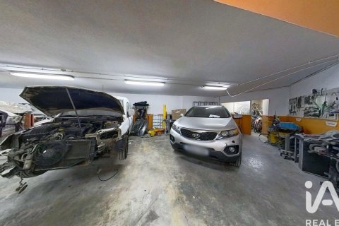 Снять в аренду коммерческую недвижимость в Торредембарра, Испания с 6 спален, 420м², № 7590 - фото 16