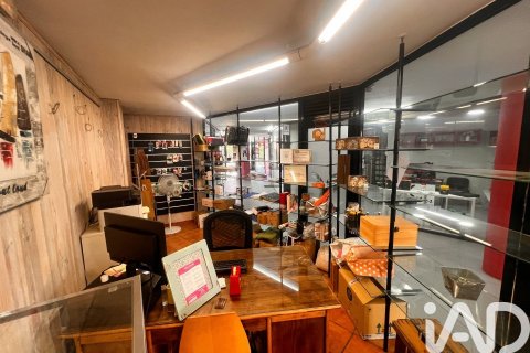 Снять в аренду коммерческую недвижимость в Валлирана, Испания 150м², № 7591 - фото 5
