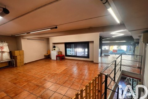 Снять в аренду коммерческую недвижимость в Валлирана, Испания 150м², № 7591 - фото 14