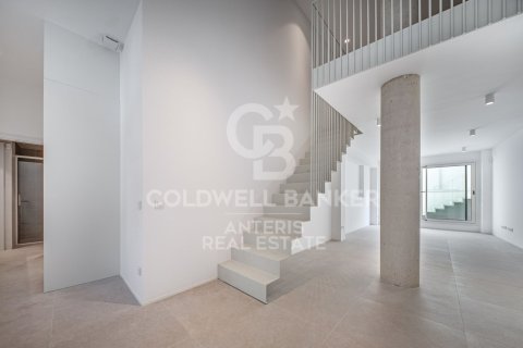 Купить дуплекс в Л'Оспиталет-де-Льобрегат, Испания с 2 спальни, 116м², № 5298 - фото 16