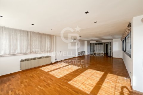 3 bedrooms apartment for sale in Esplugues de Llobregat, Barcelona, Catalonia, Spain № 5299 - photo 8