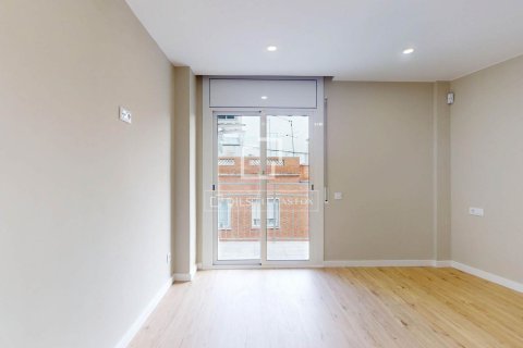 Apartamento de 3 dormitorios en venta en Barcelona, Cataluña, Spain № 4599 - foto 15