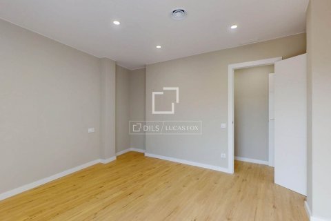 Apartamento de 3 dormitorios en venta en Barcelona, Cataluña, Spain № 4599 - foto 18