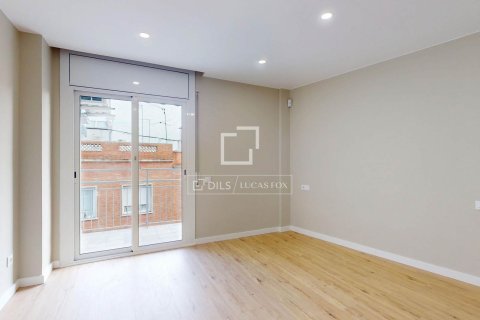 Apartamento de 3 dormitorios en venta en Barcelona, Cataluña, Spain № 4599 - foto 19