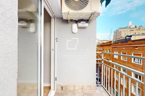 Apartamento de 3 dormitorios en venta en Barcelona, Cataluña, Spain № 4599 - foto 23
