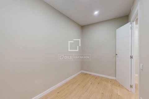 Apartamento de 3 dormitorios en venta en Barcelona, Cataluña, Spain № 4599 - foto 30