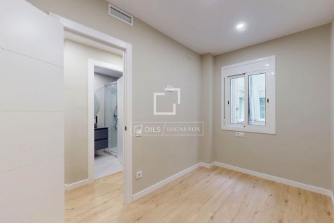 Apartamento de 3 dormitorios en venta en Barcelona, Cataluña, Spain № 4599 - foto 28