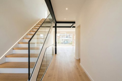 Villa de 4 dormitorios en venta en Vilanova i la Geltrú, Barcelona, Cataluña, Spain № 4600 - foto 20