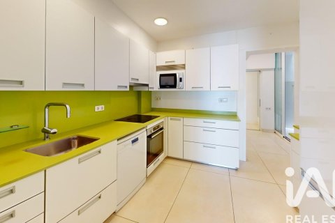 3 bedrooms apartment for sale in Sant Pol de Mar, Barcelona, Catalonia, Spain № 7310 - photo 8