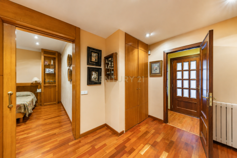 Сasa de 5 dormitorios en venta en Sant Cugat del Vallès, Barcelona, Cataluña, Spain № 7307 - foto 26