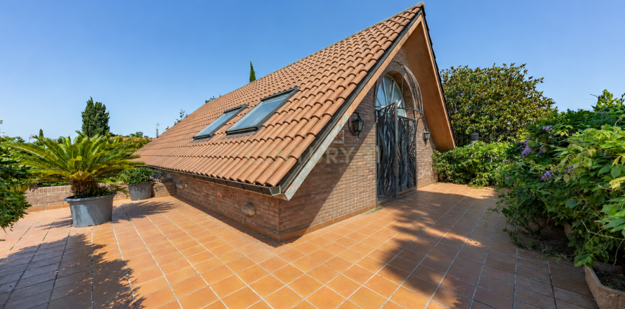 Сasa de 5 dormitorios en venta en Sant Cugat del Vallès, Barcelona, Cataluña, Spain № 7307
