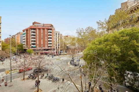 Снять в аренду квартиру в Барселона, Испания с 6 спален, 202м², № 8011 - фото 16