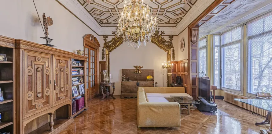 Apartamento de 3 dormitorios en venta en Barcelona, Cataluña, Spain № 1684