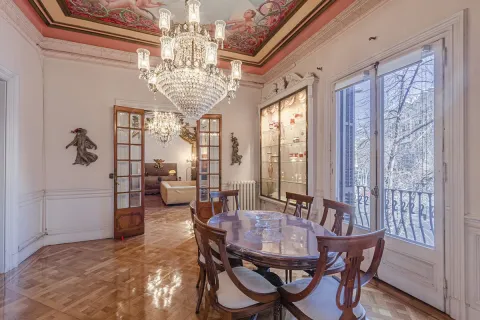 Apartamento de 3 dormitorios en venta en Barcelona, Cataluña, Spain № 1684 - foto 5