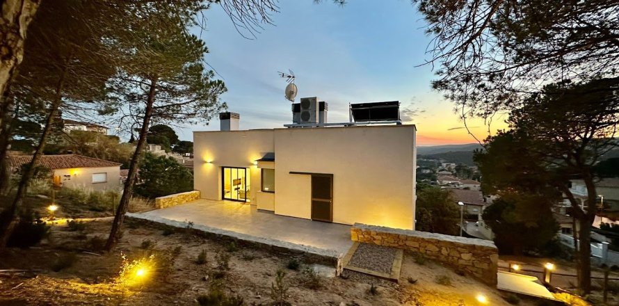 Дом с 4 спальнями в Льорет-де-Мар, Герона, Каталония, Испания № 1683