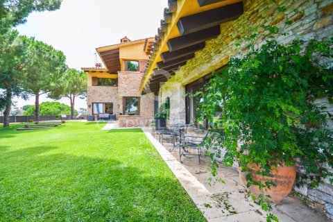 8 bedrooms house for rent in Sant Andreu de Llavaneres, Barcelona, Catalonia, Spain № 6133 - photo 5