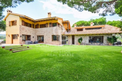 8 bedrooms house for rent in Sant Andreu de Llavaneres, Barcelona, Catalonia, Spain № 6133 - photo 1