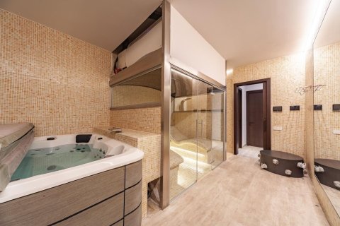 Купить дом в Кастельдефельс, Испания с 6 комнат, 572м², № 6303 - фото 8