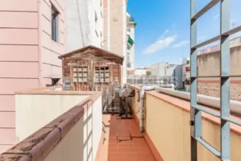 Дом с 3 спальнями в Сант-Андреу, Барселона, Каталония, Испания № 2592