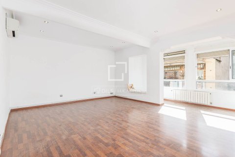 3 bedrooms apartment for sale in Barcelona, Catalonia, Spain № 6602 - photo 2