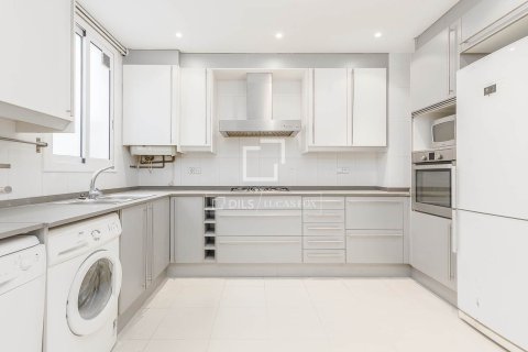 3 bedrooms apartment for sale in Barcelona, Catalonia, Spain № 6602 - photo 11