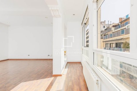 3 bedrooms apartment for sale in Barcelona, Catalonia, Spain № 6602 - photo 4