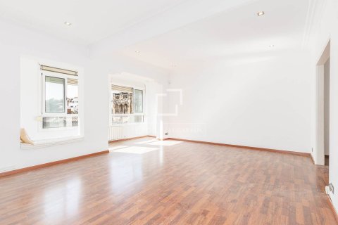 3 bedrooms apartment for sale in Barcelona, Catalonia, Spain № 6602