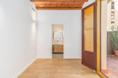 Apartamento de 2 dormitorios en venta en Barcelona, Cataluña, Spain № 6597 - foto 21