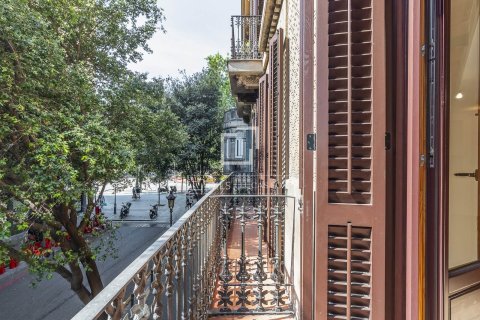 Apartamento de 2 dormitorios en venta en Barcelona, Cataluña, Spain № 6597 - foto 7