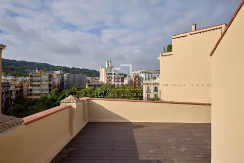Apartamento de 2 dormitorios en venta en Barcelona, Cataluña, Spain № 6597 - foto 2