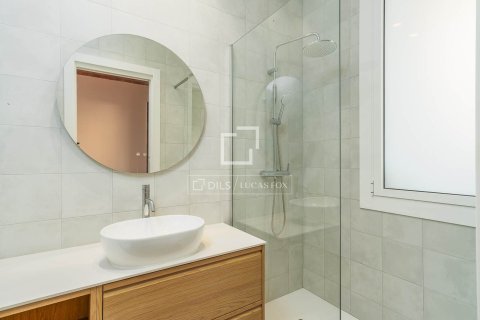 Apartamento de 2 dormitorios en venta en Barcelona, Cataluña, Spain № 6597 - foto 17