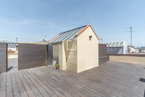Apartamento de 2 dormitorios en venta en Barcelona, Cataluña, Spain № 6597 - foto 26