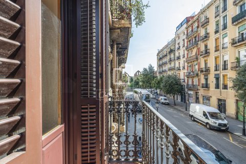 Apartamento de 2 dormitorios en venta en Barcelona, Cataluña, Spain № 6597 - foto 8
