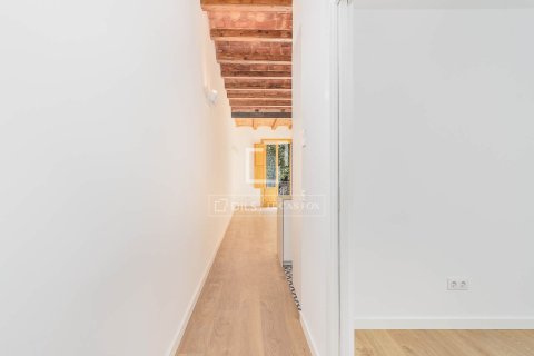 Apartamento de 2 dormitorios en venta en Barcelona, Cataluña, Spain № 6597 - foto 22